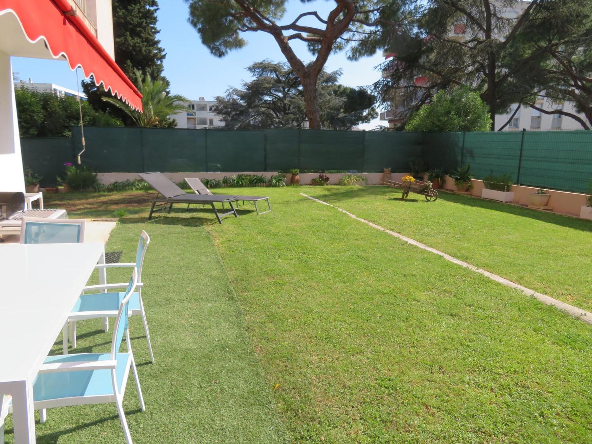 Superbe Rez De Jardin Dans Residence Au Calme Nice Luaran gambar